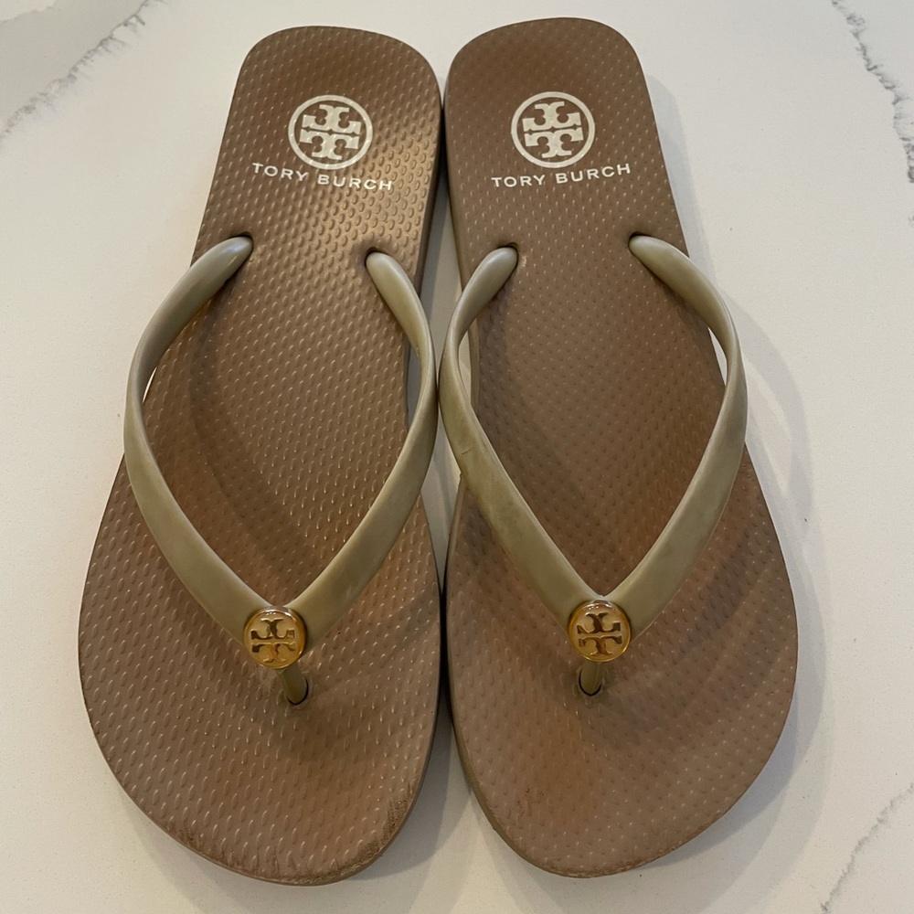 Tory Burch Tan Flip Flops Size 7